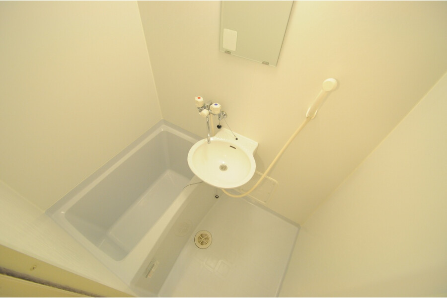 1K Apartment, Japan — image 6