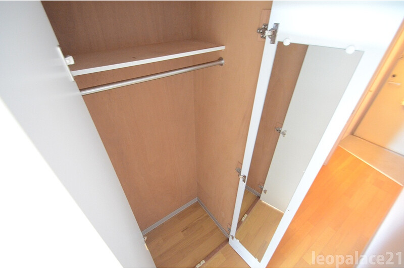 1K Apartment, Japan — image 4