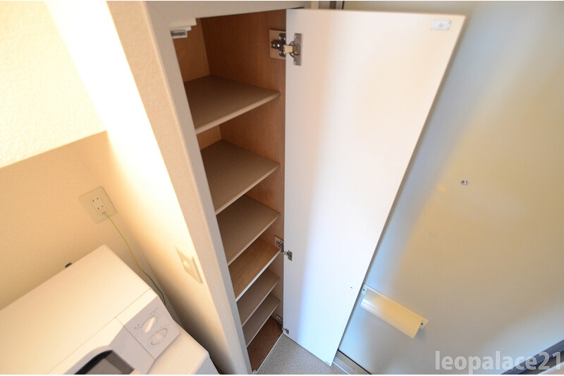 1K Apartment, Japan — image 7