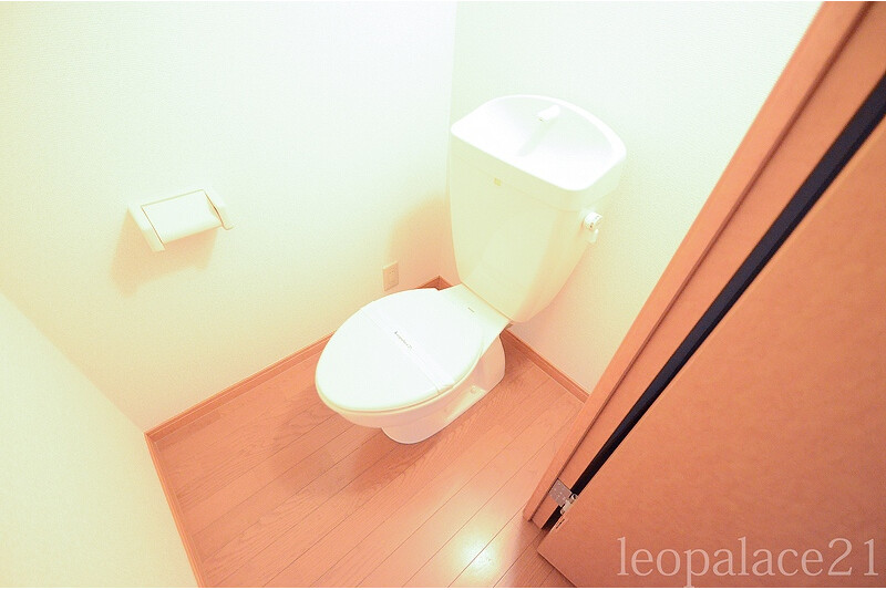 1K Apartment, Japan — image 9