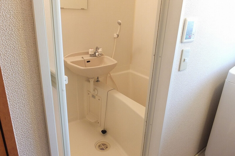 1K Apartment, Japan — image 5