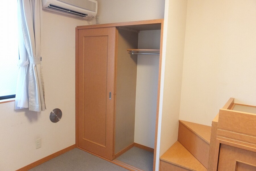 1K Apartment, Japan — image 7