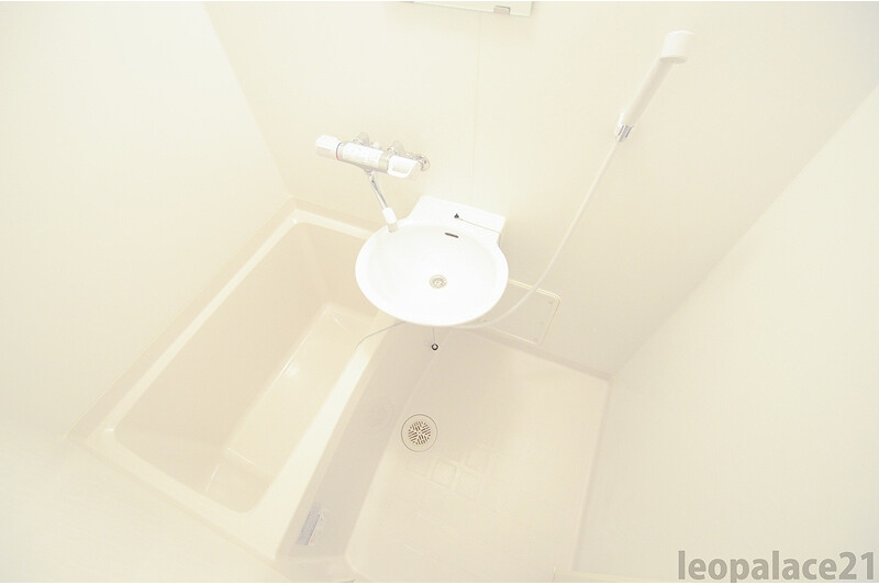 1K Apartment, Japan — image 7