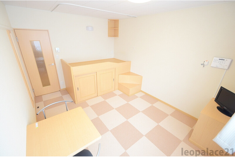 1K Apartment, Japan — image 10
