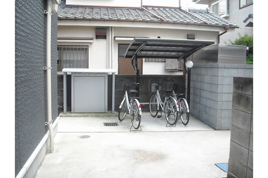 1K Apartment, Japan — image 11
