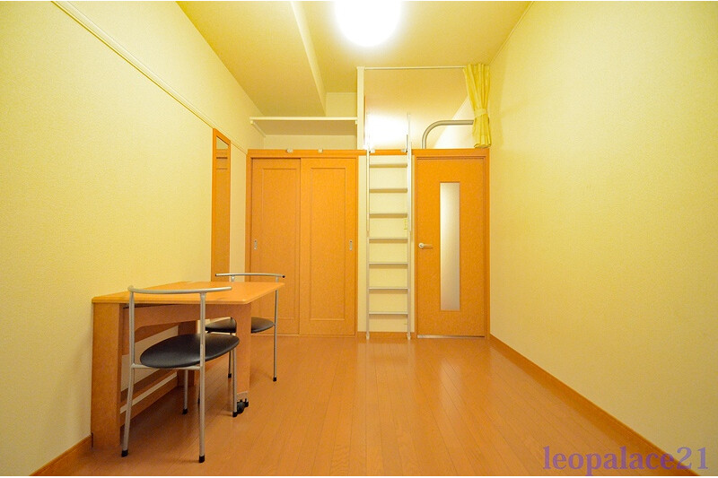 1K Apartment, Japan — image 3
