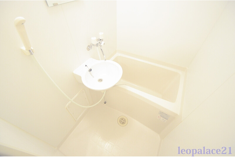 1K Apartment, Japan — image 7