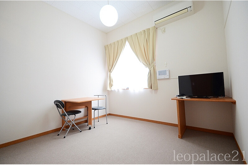 1K Apartment, Japan — image 4