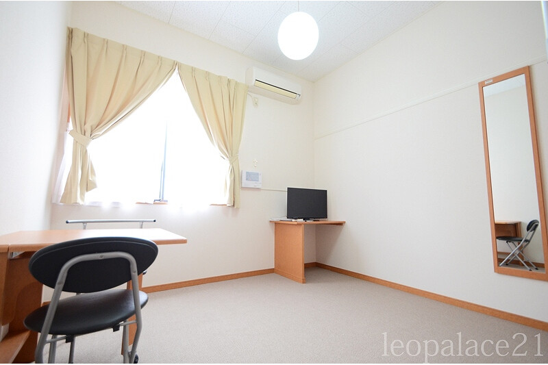 1K Apartment, Japan — image 5