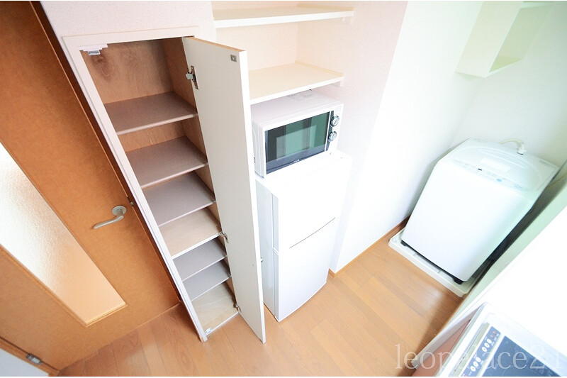 1K Apartment, Japan — image 7