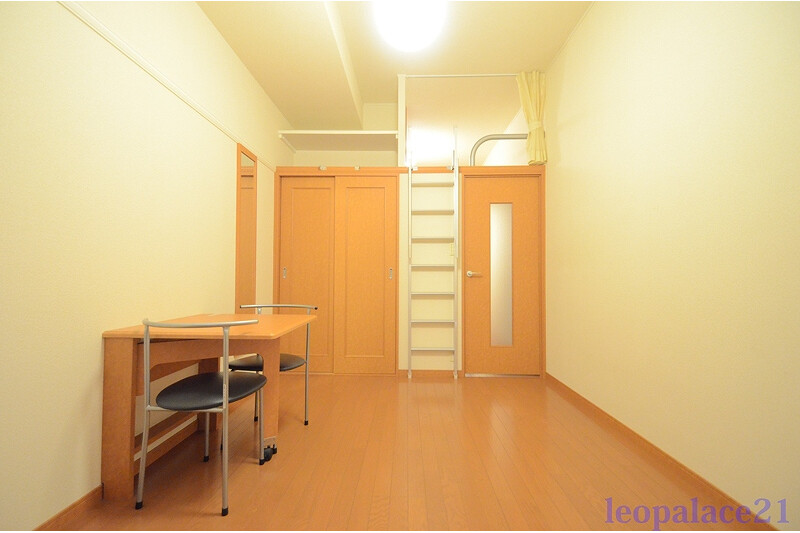1K Apartment, Japan — image 4