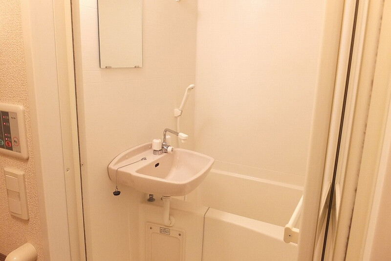 1K Apartment, Japan — image 9