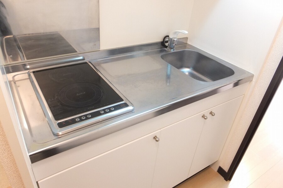 1K Apartment, Japan — image 4