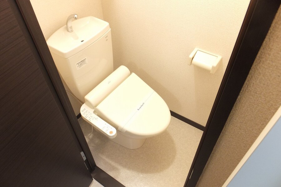 1K Apartment, Japan — image 5