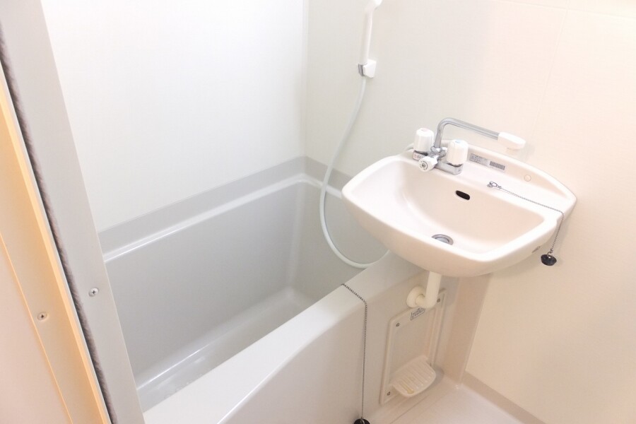 1K Apartment, Japan — image 6