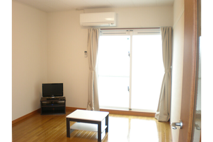 1K Apartment, Japan — image 3