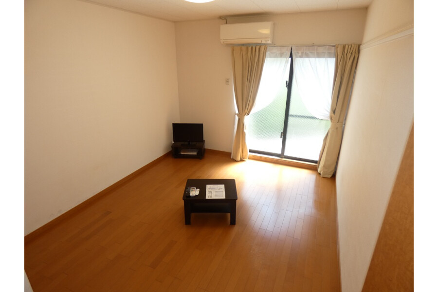 1K Apartment, Japan — image 3
