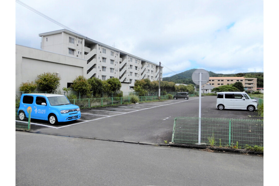 3DK Apartment, Japan — image 5
