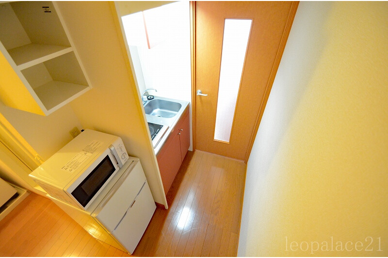 1K Apartment, Japan — image 4