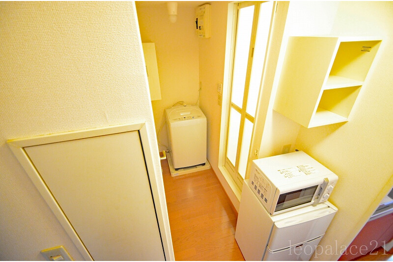 1K Apartment, Japan — image 5