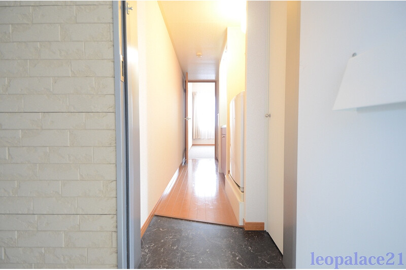 1K Apartment, Japan — image 12