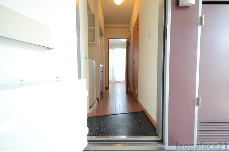 1K Apartment, Japan — image 12