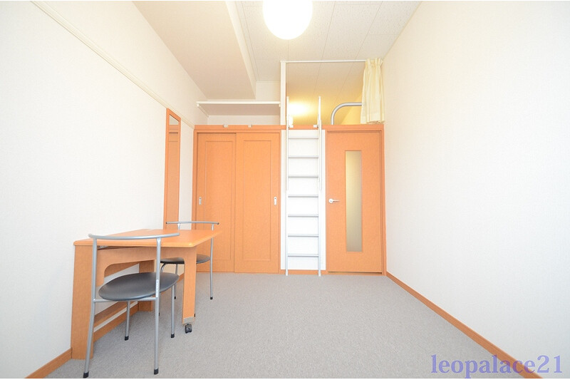 1K Apartment, Japan — image 3