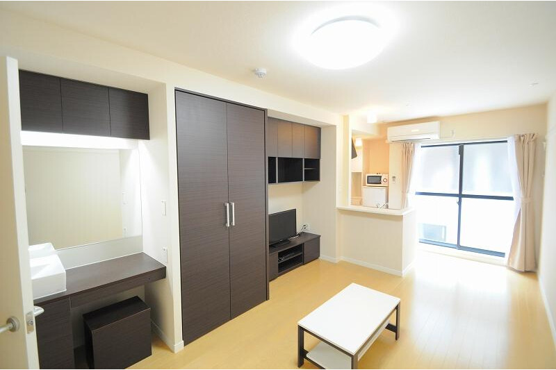1R Apartment, Japan — image 2