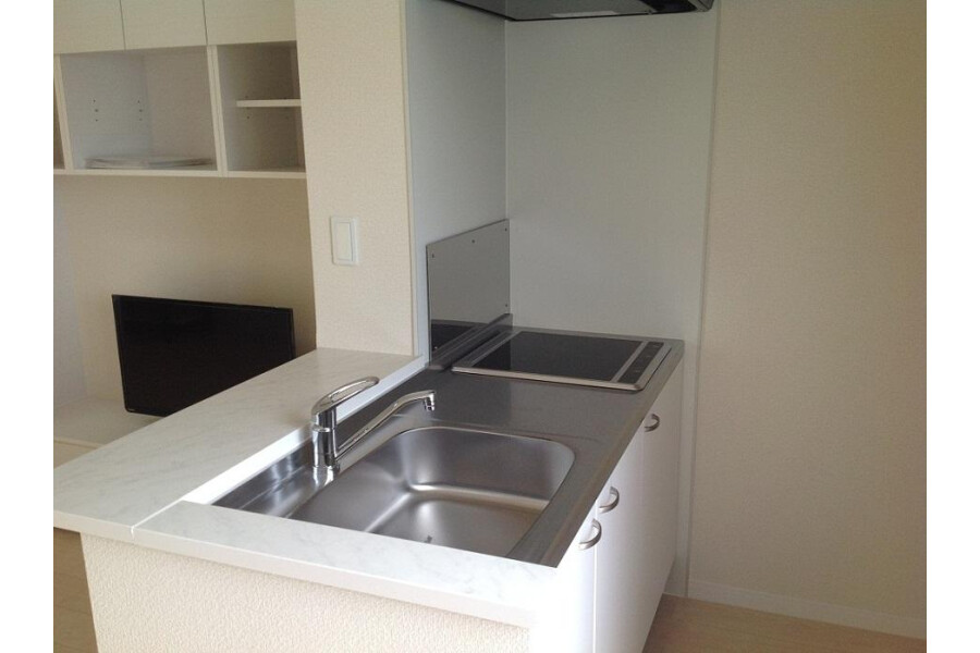 1R Apartment, Japan — image 6