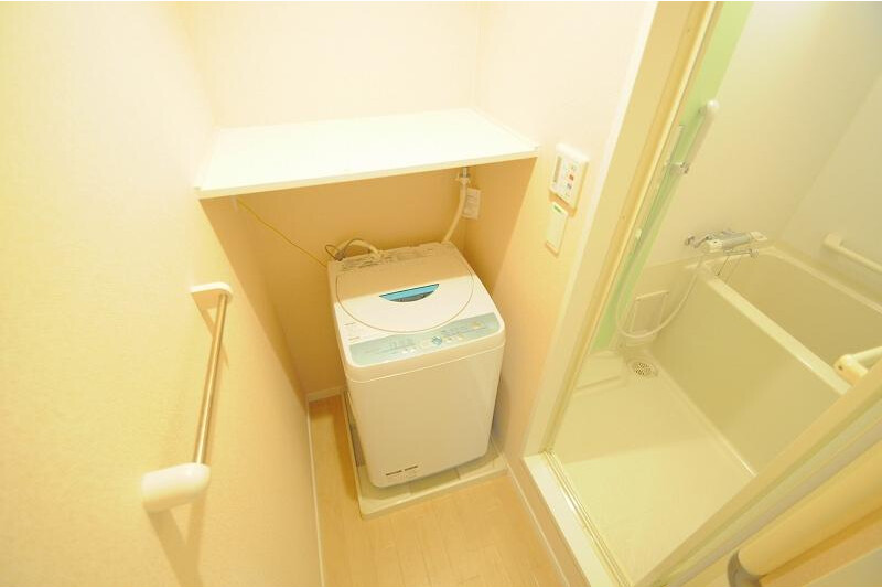 1R Apartment, Japan — image 7
