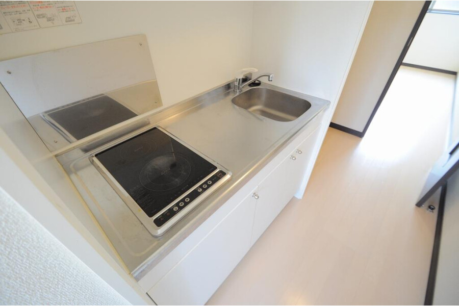 1K Apartment, Japan — image 4