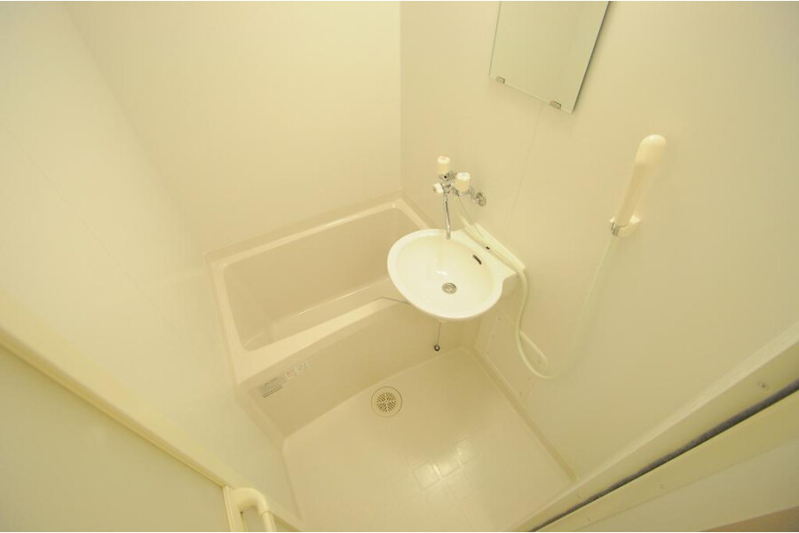 1K Apartment, Japan — image 5