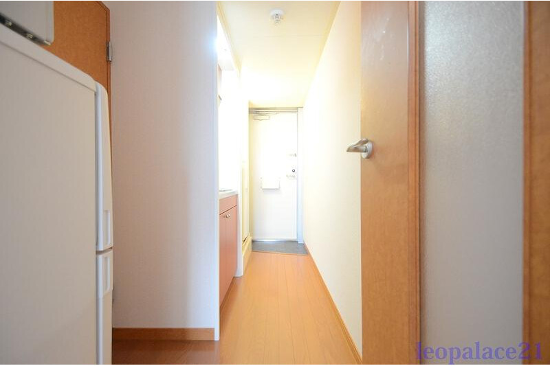 1K Apartment, Japan — image 6