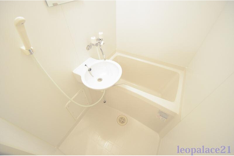 1K Apartment, Japan — image 11
