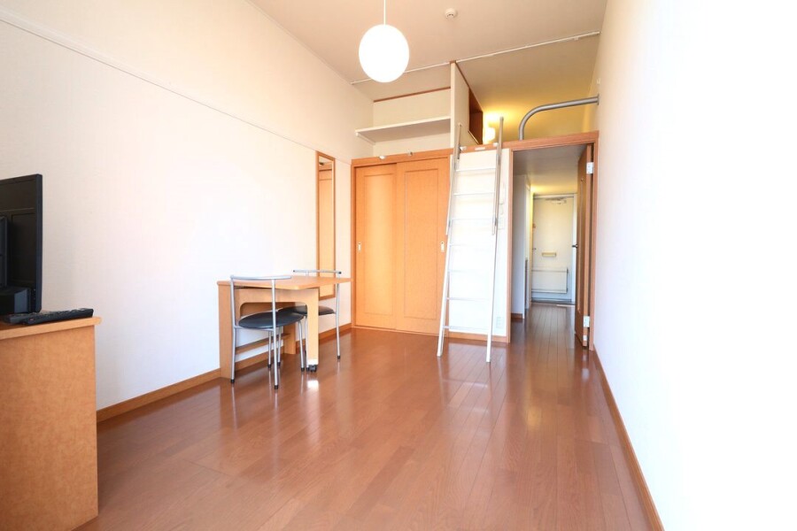 1K Apartment, Japan — image 2