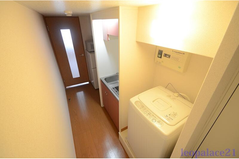 1K Apartment, Japan — image 6