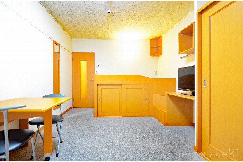 1K Apartment, Japan — image 2