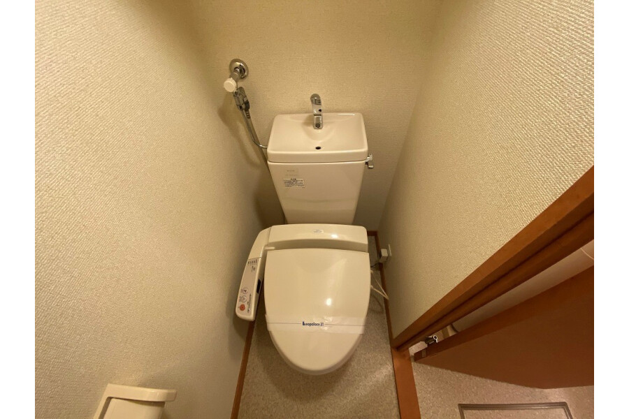 1K Apartment, Japan — image 9