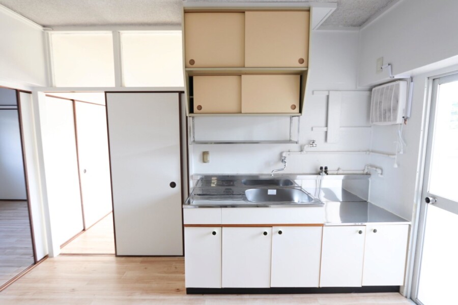 2K Apartment, Japan — image 7