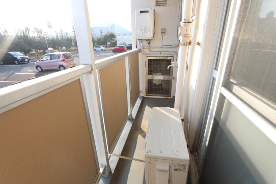 2K Apartment, Japan — image 12