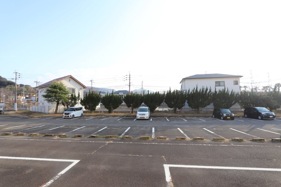 2K Apartment, Japan — image 14