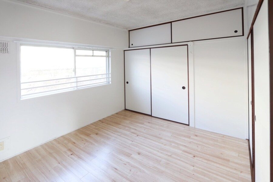 2K Apartment, Japan — image 15