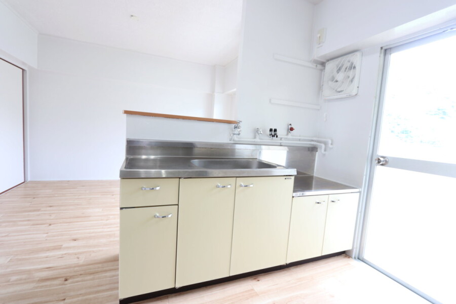 1LDK Apartment, Japan — image 7