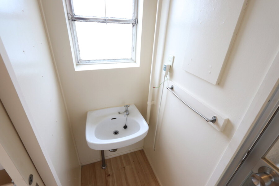 3DK Apartment, Japan — image 10