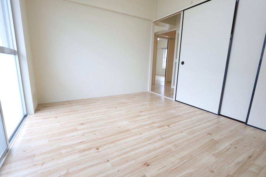 3DK Apartment, Japan — image 16