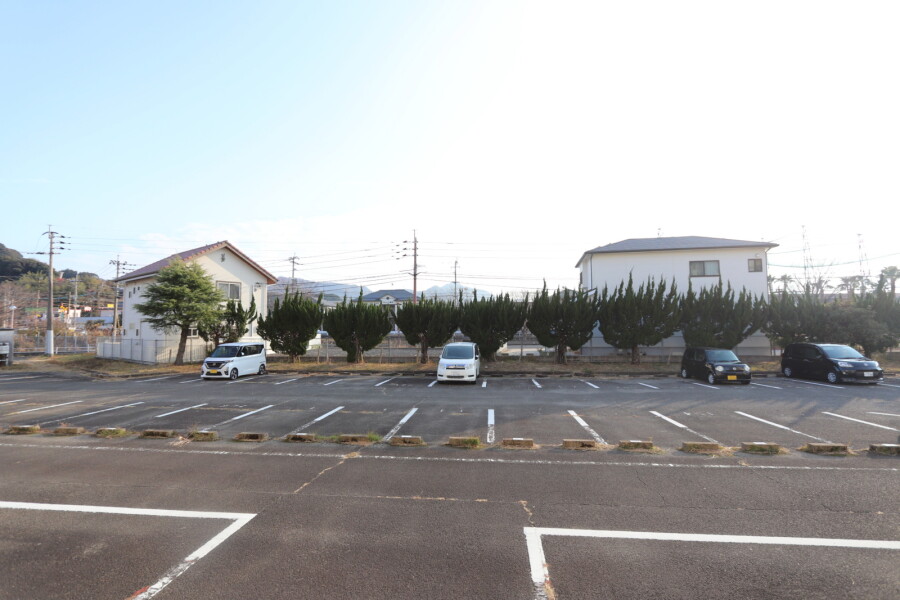 2K Apartment, Japan — image 14