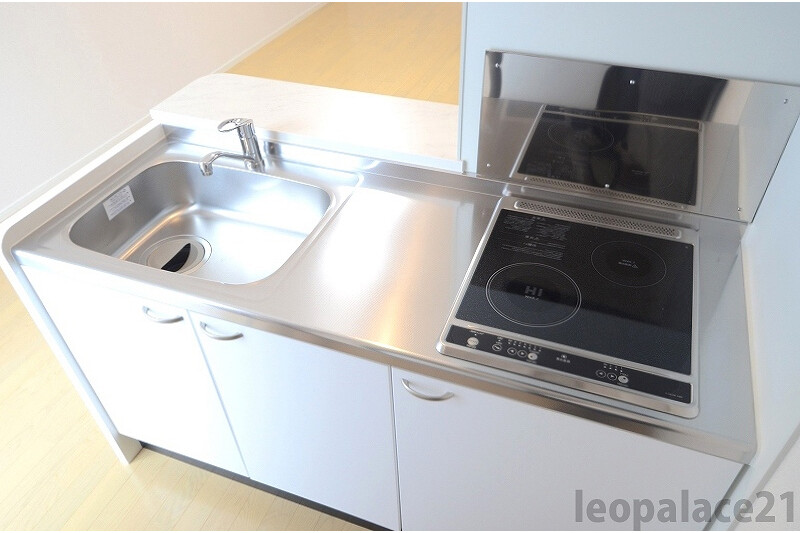 1R Apartment, Japan — image 7