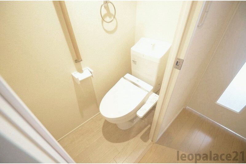 1R Apartment, Japan — image 11