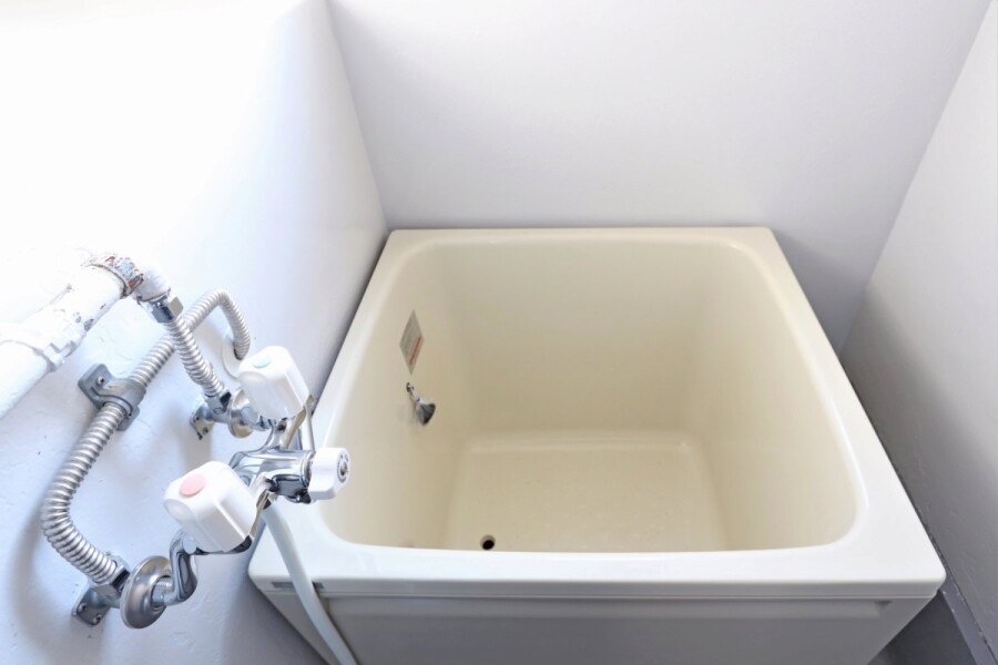 2K Apartment, Japan — image 8