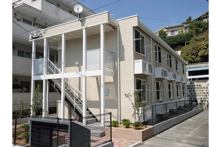 2K Apartment, Japan — image 19